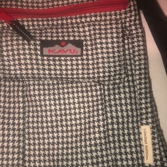 Kavu Limited edition‎ black-and-white houndstooth Crossbody red zipper - Picture 4 of 6